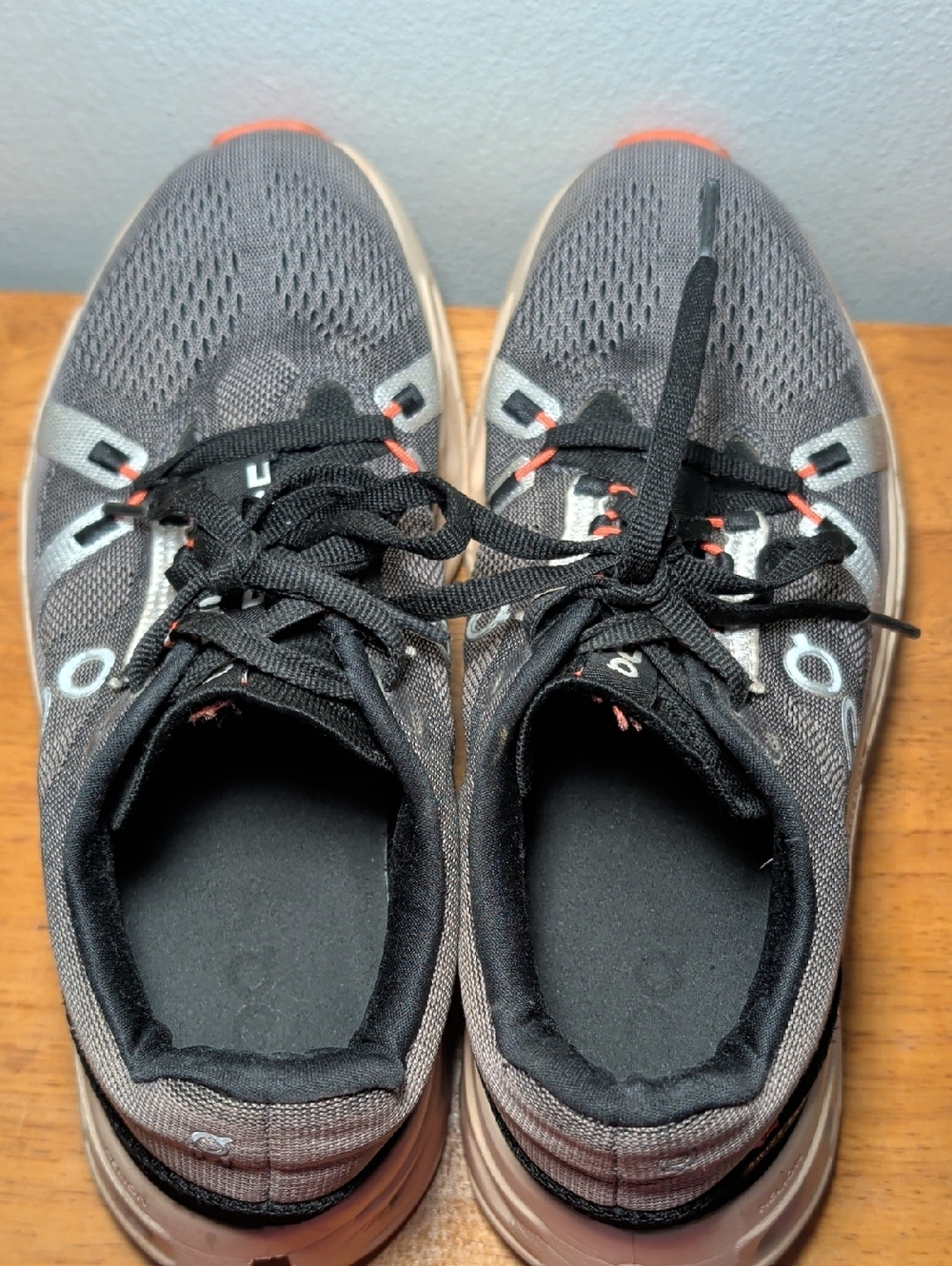 On Running Cloudeclipse Sneakers in the Fade/Sand Colorway Women's Size 8 - Picture 4 of 7